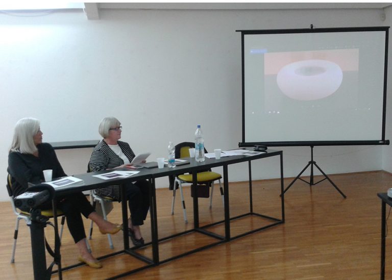 Predstavljanje kataloga izložbe Oblici, oblutci Bojane Švertasek u Galeriji Centra za kulturu