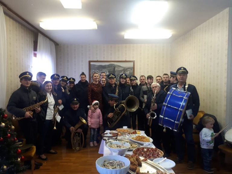 Održan svečani prijem Narodne glazbe Vela Luka