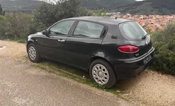 Općina Vela Luka:  Obavijest o uklanjanju nepropisno odbačenog i/ili ostavljenog neregistriranog motornog vozila