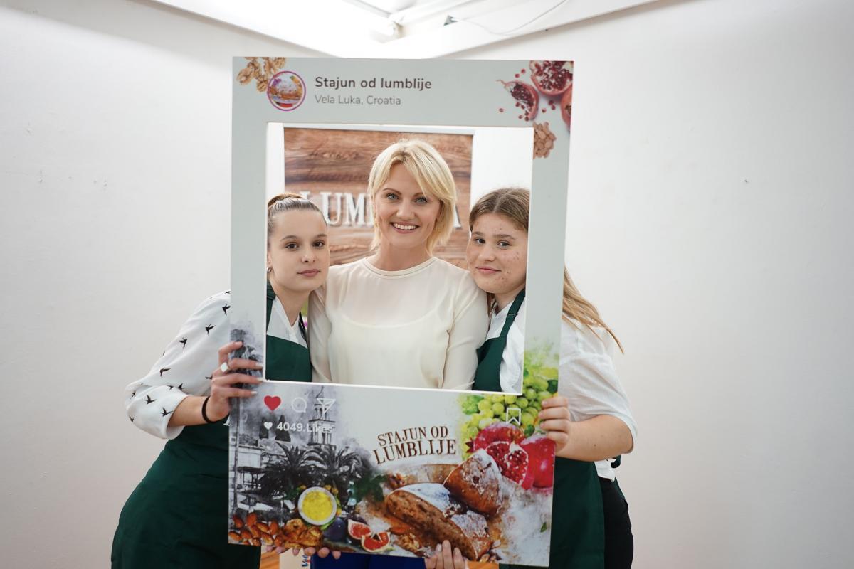 Stajun od lumblije - Izbor zlatne lumblije; (C) 2022.Anđela Šćepanović