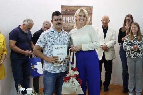 Stajun od lumblije - Izbor zlatne lumblije; (C) 2022.Anđela Šćepanović